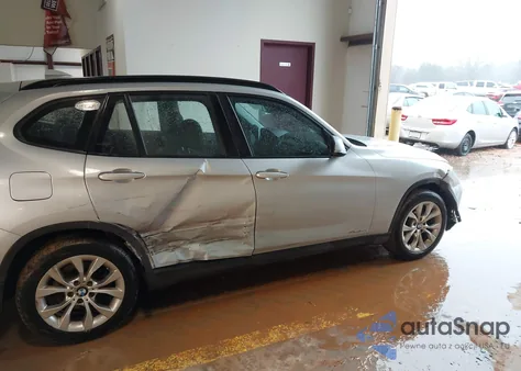 2013 BMW X1 xDrive28I z USA, uszkodzony, nr VIN WBAVL1C57DVR88314